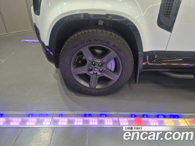 Land Rover Defender 110 D250 X-Dynamic SE