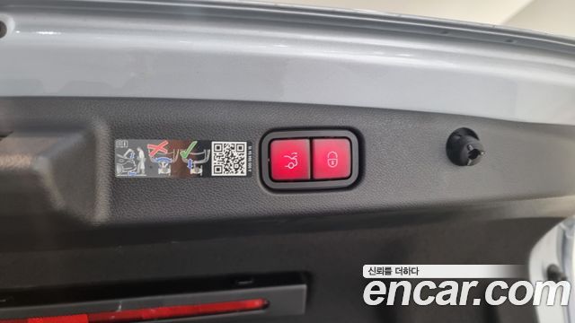 Mercedes-Benz E-Class E200 Avantgarde