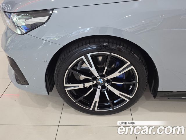 BMW 5-Series 530i xDrive M Sport