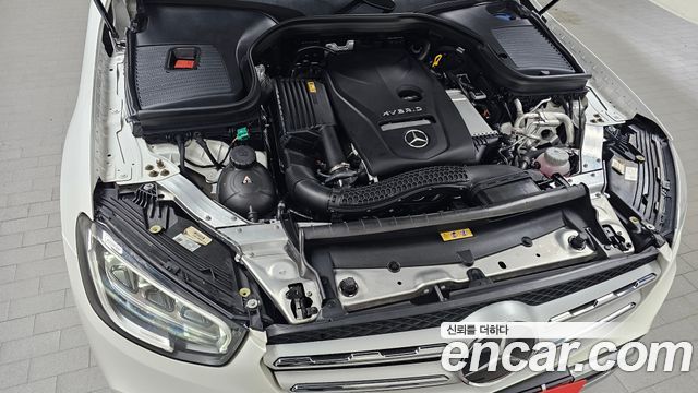 Mercedes-Benz GLC-Class GLC300e 4MATIC