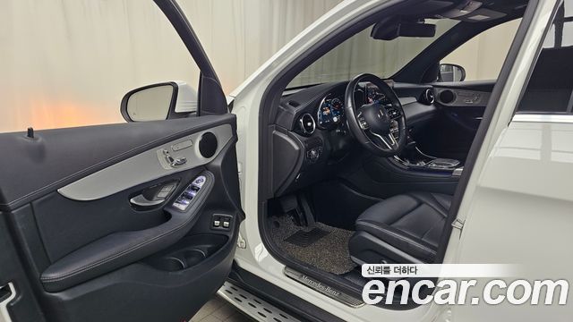 Mercedes-Benz GLC-Class GLC300e 4MATIC