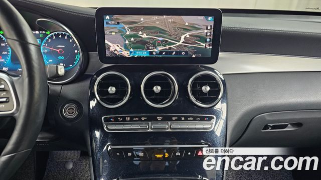 Mercedes-Benz GLC-Class GLC300e 4MATIC