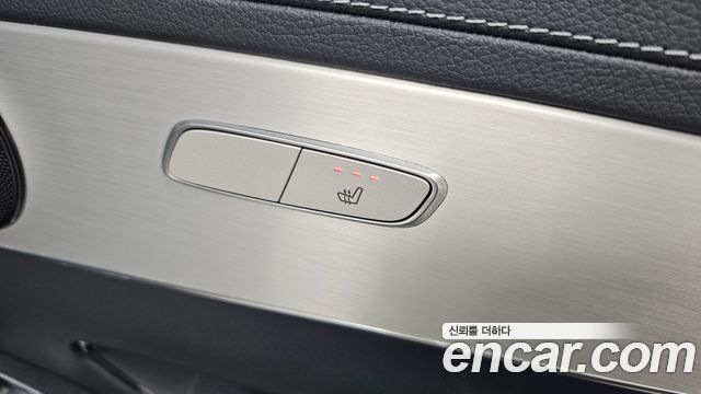 Mercedes-Benz GLC-Class GLC300e 4MATIC