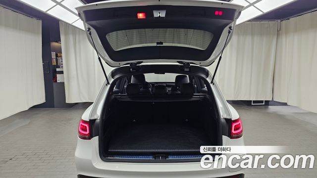 Mercedes-Benz GLC-Class GLC300e 4MATIC