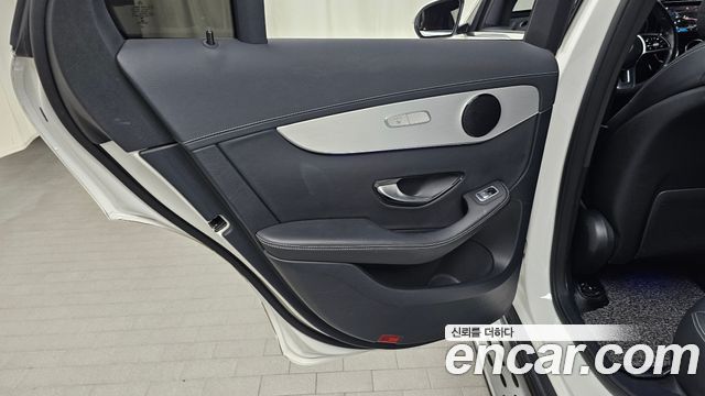 Mercedes-Benz GLC-Class GLC300e 4MATIC