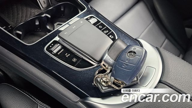 Mercedes-Benz GLC-Class GLC300e 4MATIC