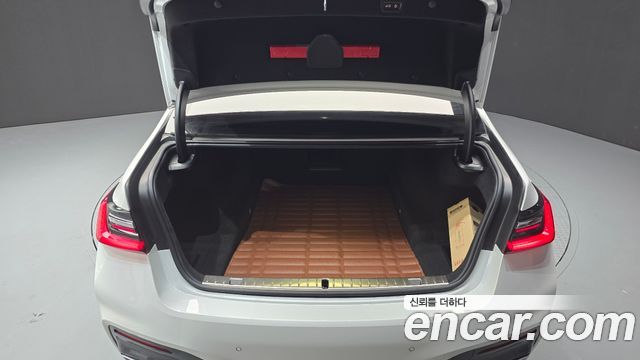 BMW 7-Series 740Li xDrive M Sport Package