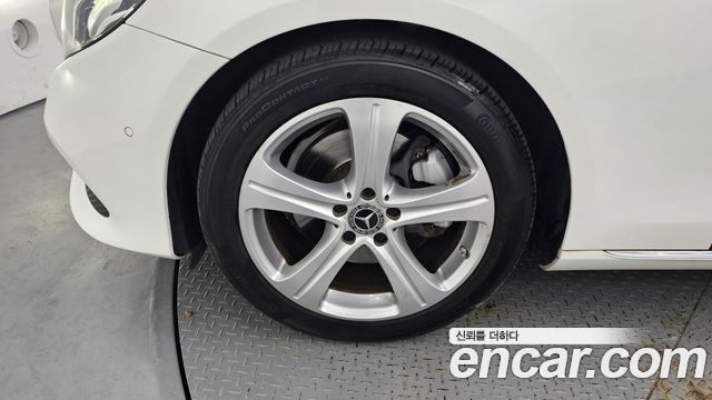 Mercedes-Benz E-Class E200 Avantgarde