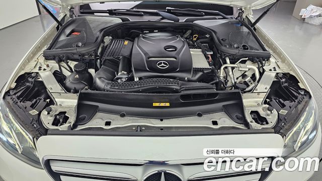 Mercedes-Benz E-Class E200 Avantgarde