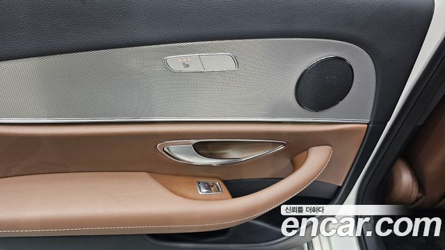 Mercedes-Benz E-Class E200 Avantgarde