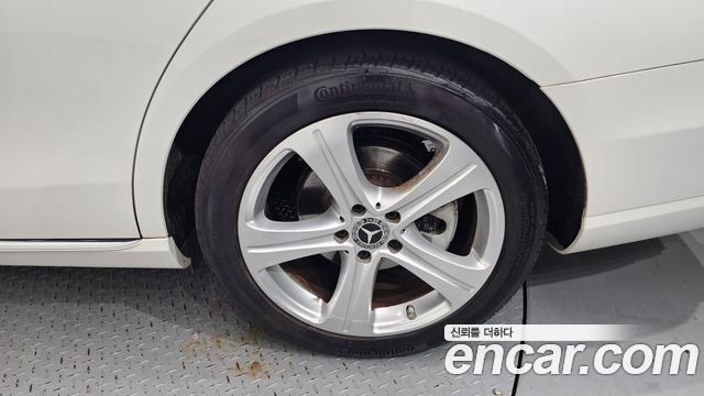 Mercedes-Benz E-Class E200 Avantgarde