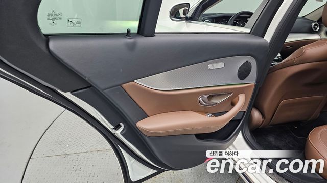 Mercedes-Benz E-Class E200 Avantgarde