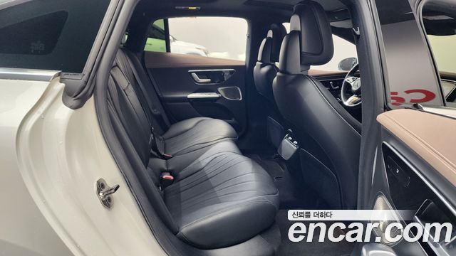 Mercedes-Benz EQE EQE350+
