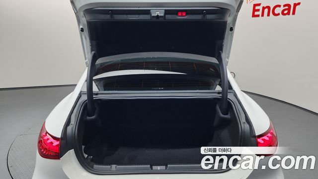 Mercedes-Benz EQE EQE350+