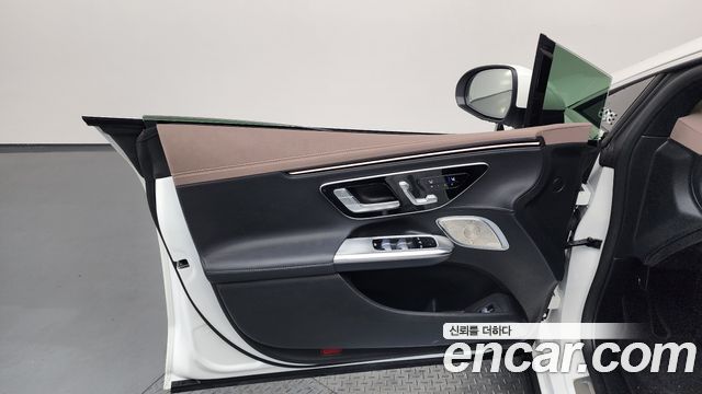 Mercedes-Benz EQE EQE350+