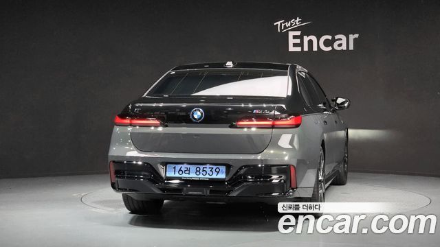 BMW i7 M70 xDrive M Performance