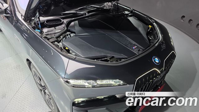 BMW i7 M70 xDrive M Performance