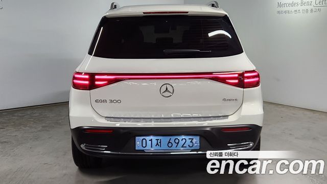 Mercedes-Benz EQB EQB300 4MATIC