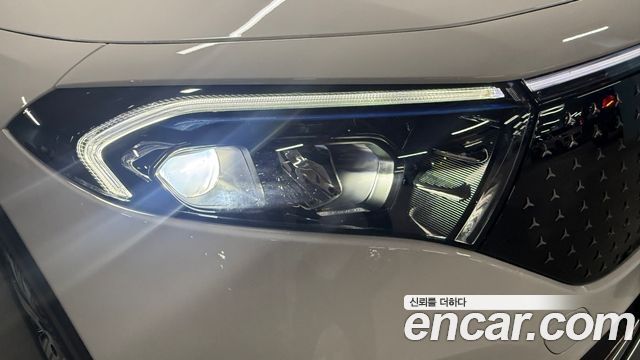 Mercedes-Benz EQB EQB300 4MATIC