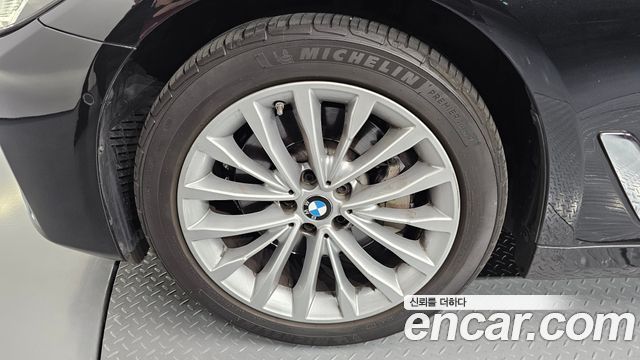 BMW 5-Series 530i Luxury