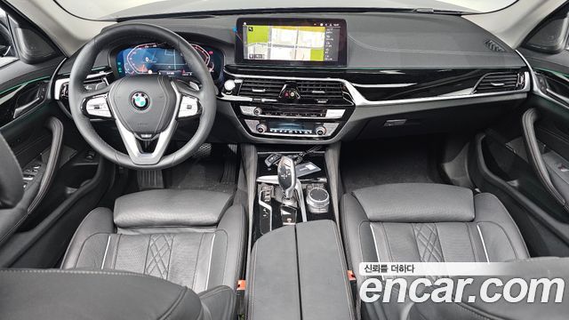 BMW 5-Series 530i Luxury