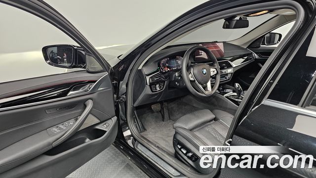 BMW 5-Series 530i Luxury