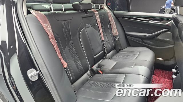BMW 5-Series 530i Luxury