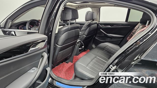 BMW 5-Series 530i Luxury