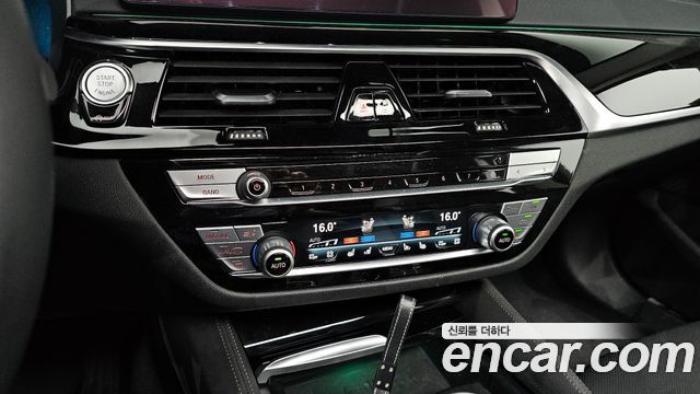 BMW 5-Series 530i Luxury