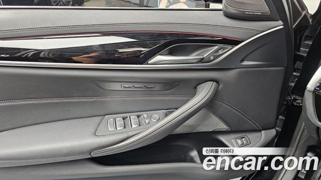 BMW 5-Series 530i Luxury