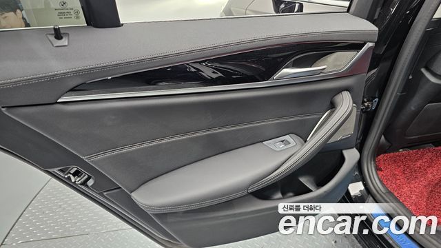 BMW 5-Series 530i Luxury
