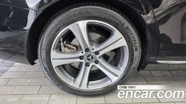 Mercedes-Benz E-Class E300 Avantgarde