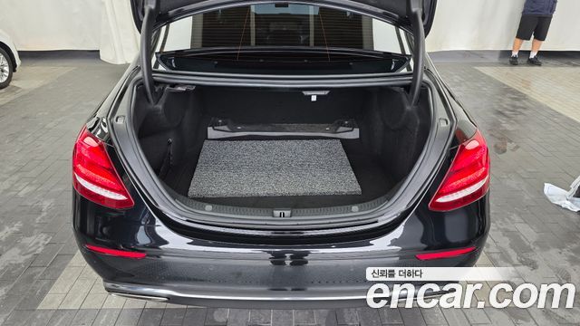 Mercedes-Benz E-Class E300 Avantgarde