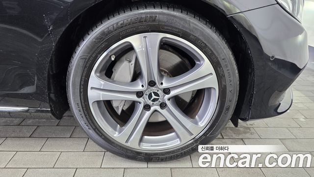 Mercedes-Benz E-Class E300 Avantgarde