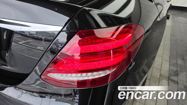 Mercedes-Benz E-Class E300 Avantgarde