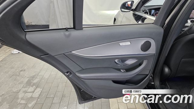 Mercedes-Benz E-Class E300 Avantgarde
