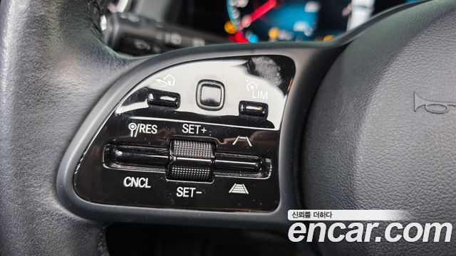 Mercedes-Benz GLB-Class GLB200 d