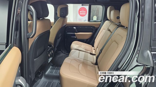 Land Rover Defender 110 D300 X-Dynamic HSE