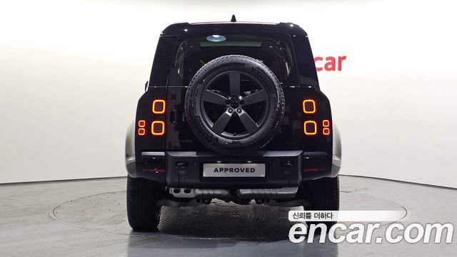 Land Rover Defender 110 D300 X-Dynamic HSE