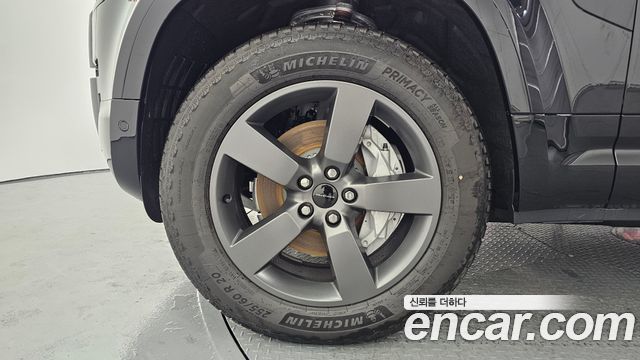 Land Rover Defender 110 D300 X-Dynamic HSE