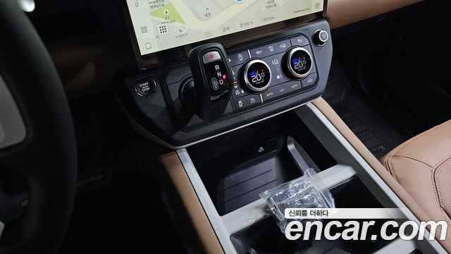 Land Rover Defender 110 D300 X-Dynamic HSE