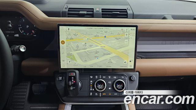 Land Rover Defender 110 D300 X-Dynamic HSE