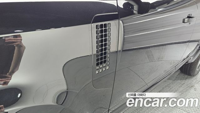 Land Rover Defender 110 D300 X-Dynamic HSE