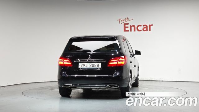 Mercedes-Benz B-Class B220