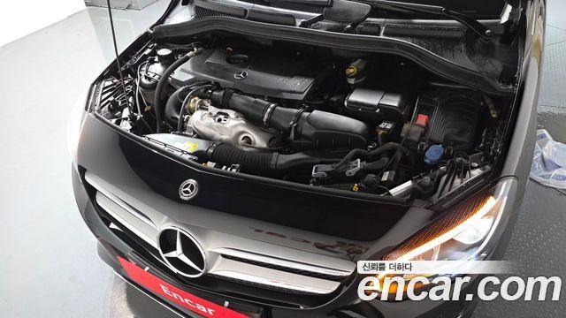 Mercedes-Benz B-Class B220