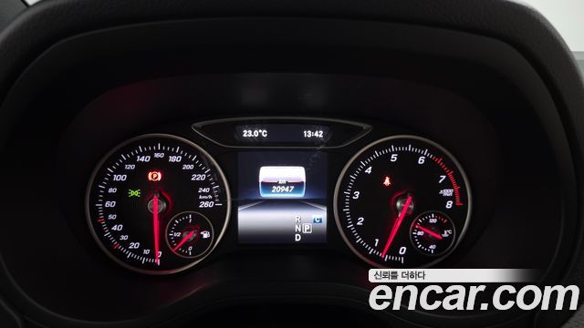 Mercedes-Benz B-Class B220