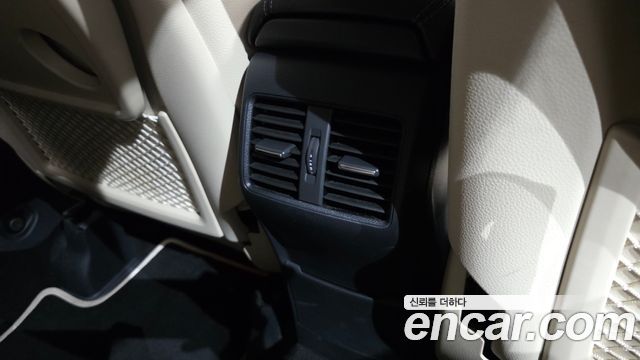 Mercedes-Benz B-Class B220