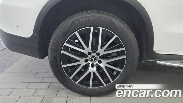 Mercedes-Benz GLC-Class GLC300e 4MATIC