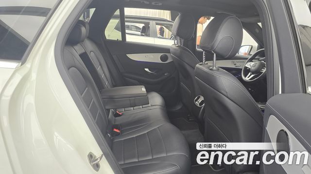 Mercedes-Benz GLC-Class GLC300e 4MATIC