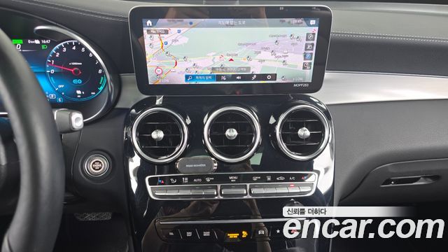 Mercedes-Benz GLC-Class GLC300e 4MATIC